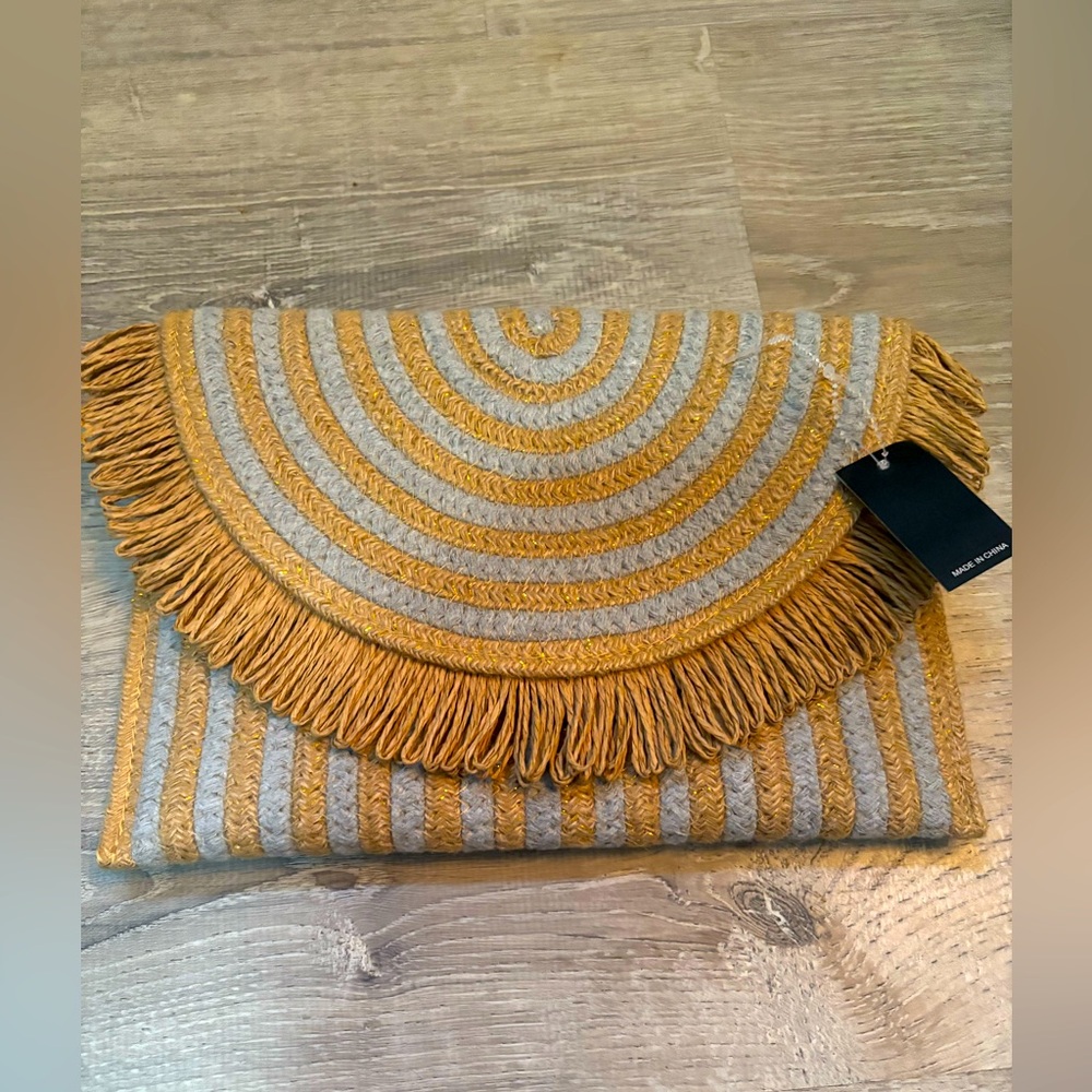 ❤️NWT ‘SHEIN’ FUN CLUTCH!